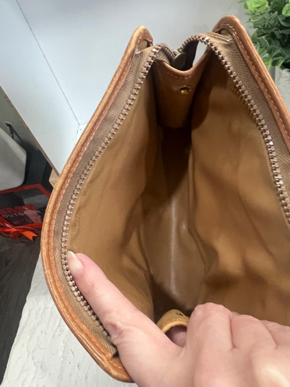 VTG a Celine Brown Triomphe Clutch - Picture 7 of 10